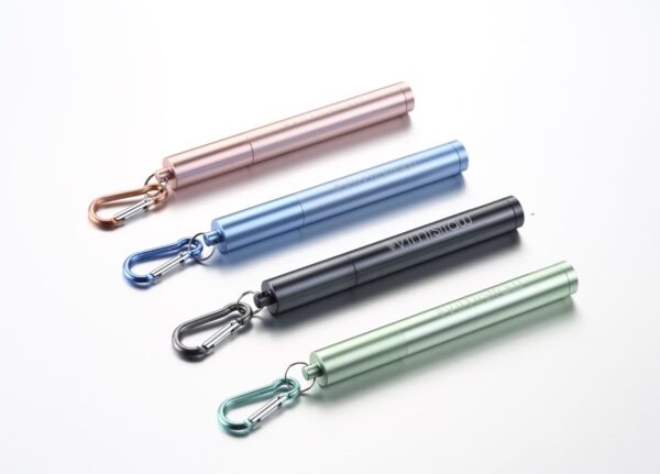 Four metal collapsible straws